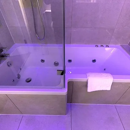 Aparthotel The By Pasha Bradford (West Yorkshire)