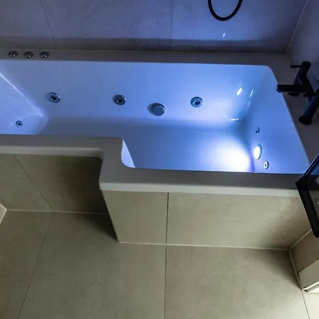 Spire Ltd Aparthotel